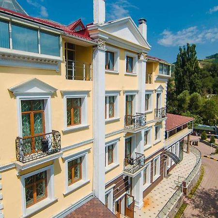 Aykun Hotel Almaty Exterior photo