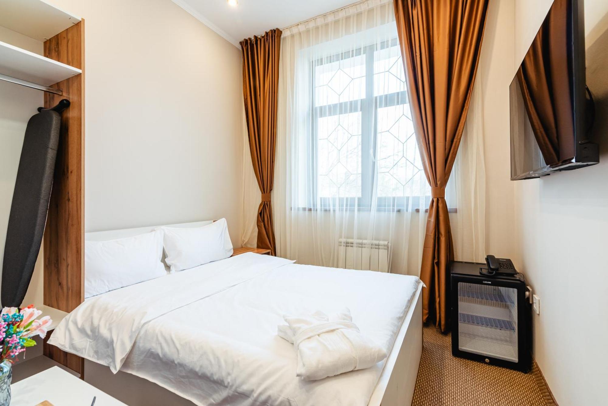 Aykun Hotel Almaty Exterior photo