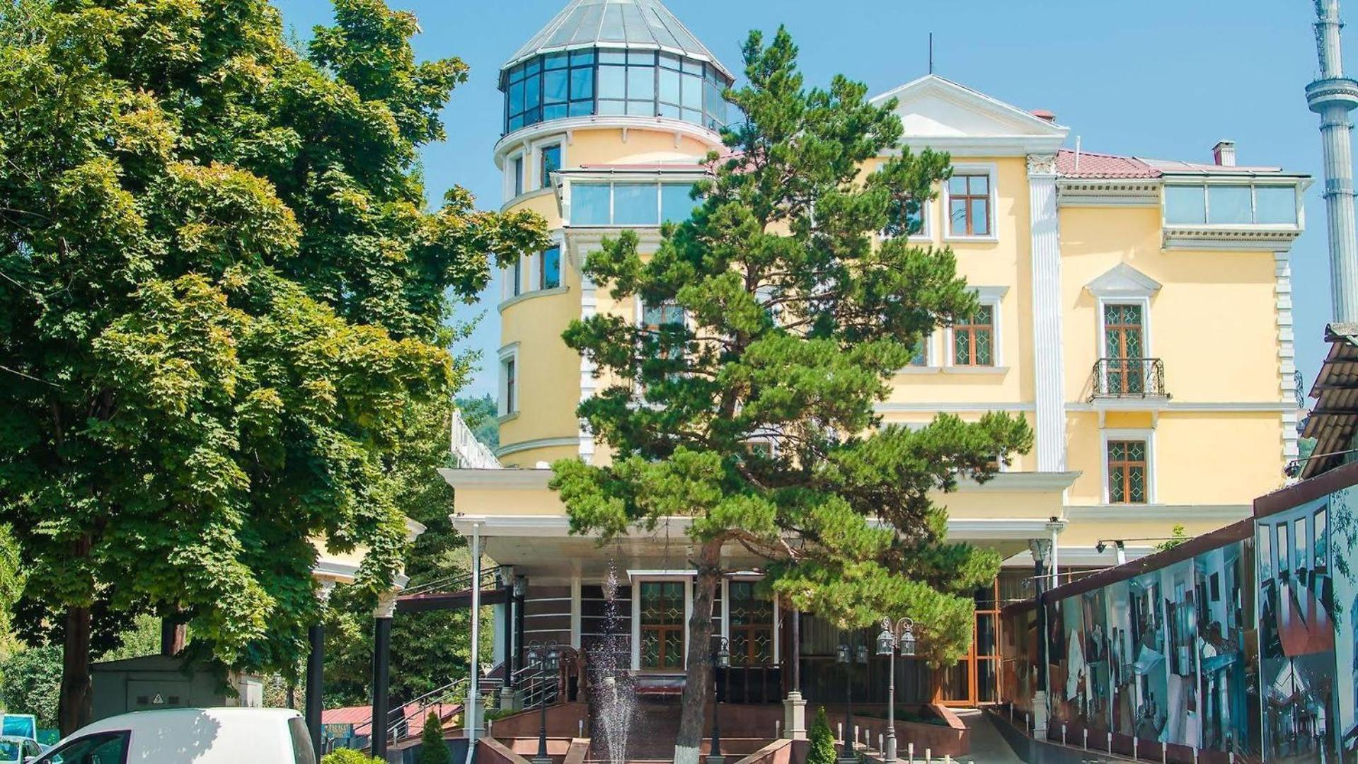 Aykun Hotel Almaty Exterior photo