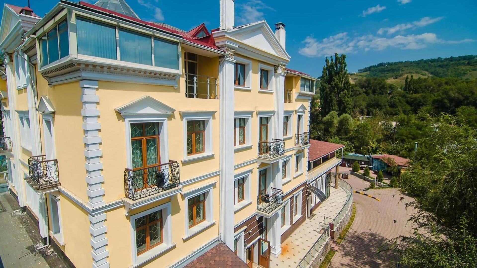 Aykun Hotel Almaty Exterior photo